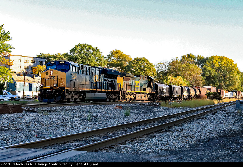 CSX 3462 on M-410